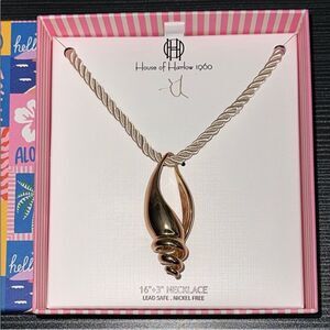 House of Harlow 1960 Gold‎ Shell Pendant Necklace